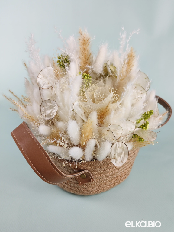 Композиция из белых цветов в корзине Б67-B103