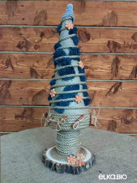 Настольная декоративная елка из каната и мха Млечный путь П74-В61 Настольная декоративная елка из каната и мха Млечный путь П74-В61