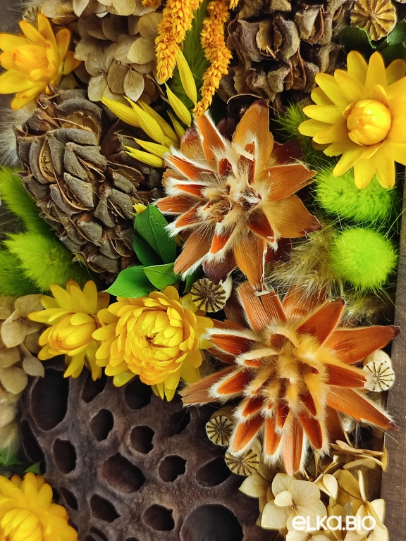 Стабилизированная настольная композиция из сухих цветов Ю66-B101