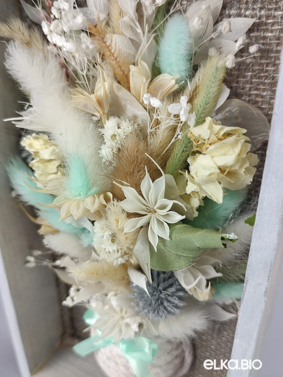 Панно из декоративных цветов Т127-B101