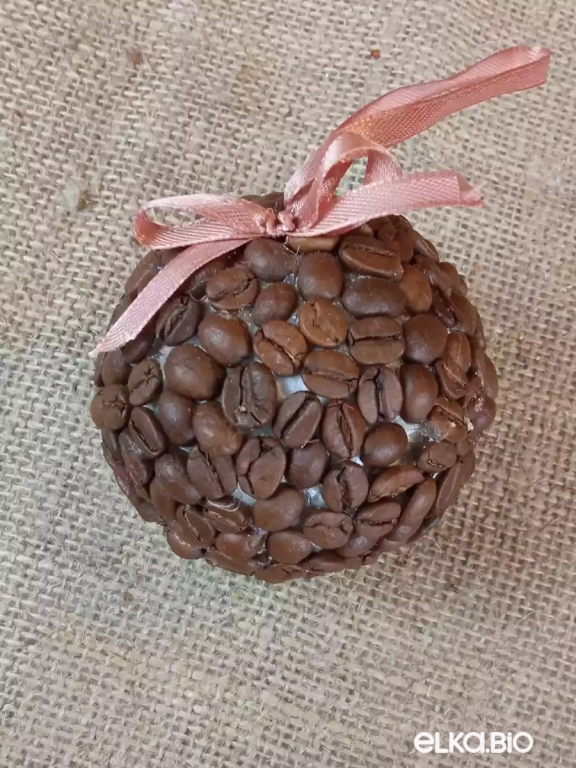 Декоративный шар из зерен кофе Кофеинка П53-В20