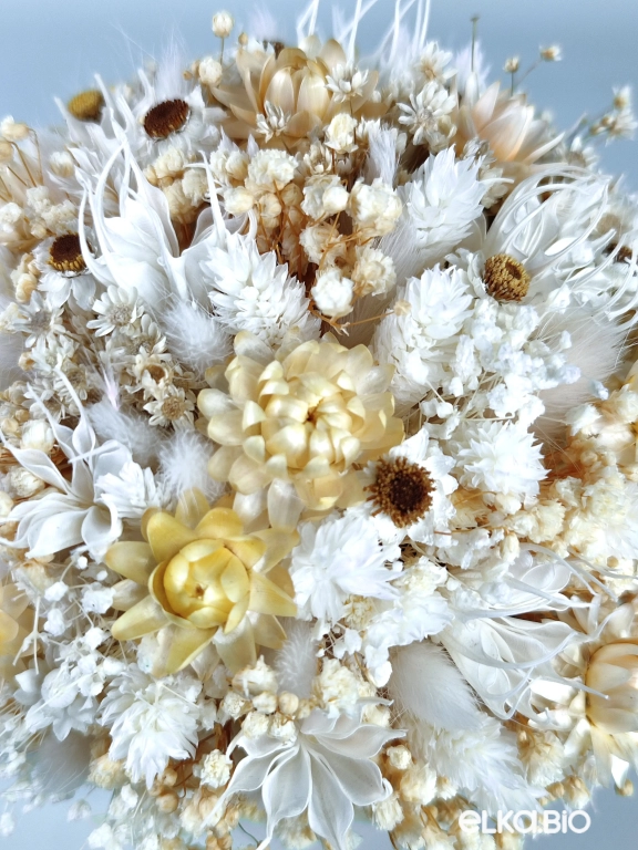 Композиция из гипсофилы, гелихризума и лагуруса в ящике Т187-B106