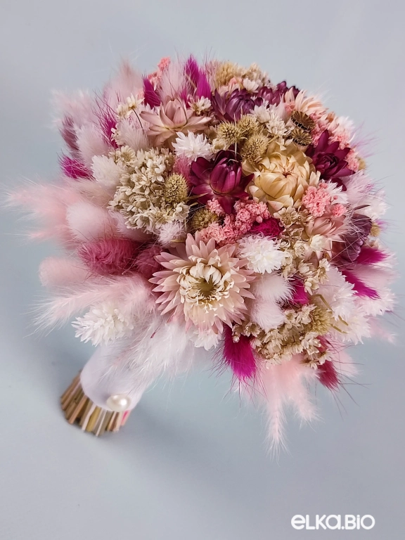 Розовый букет из лагуруса, гипсофилы и гелихризума Т196-B106