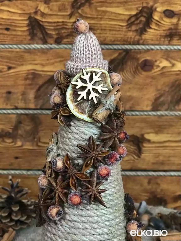 Настольная декоративная елочка Маяк Т30-В2