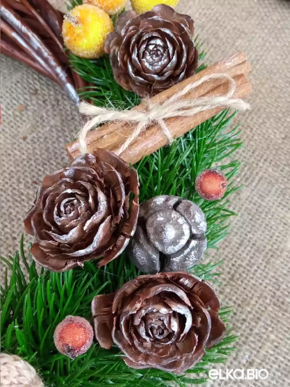 Венок декоративный из лозы Полянка П21-В16