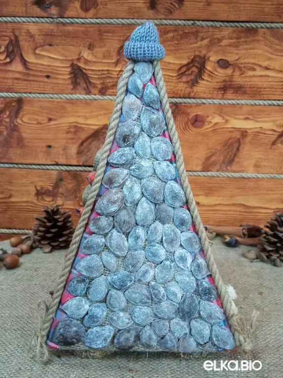 Настольная декоративная елка с натуральным декором Пирамида Т91-В50