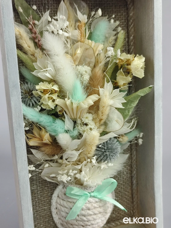 Панно из декоративных цветов Т127-B101