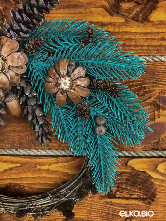 Венок декоративный из шишек А15-В6