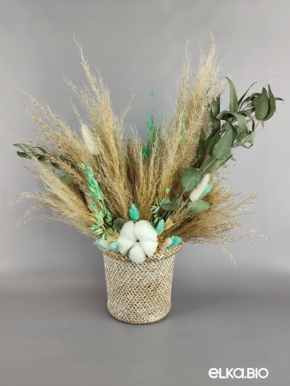 Композиция из сухоцветов в корзине А101-B100