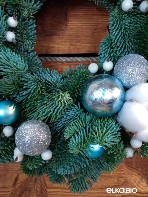 Венок из Нобилиса Морозная гармония Ю38-В702