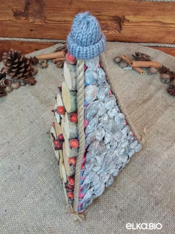 Настольная декоративная елка с натуральным декором Пирамида Т91-В50