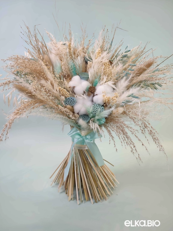 Cтабилизированный букет с лотосом и пампасной травой Т222-B111