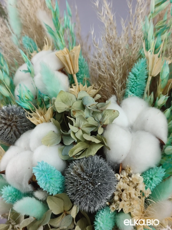 Композиция из сухоцветов в корзине А101-B100