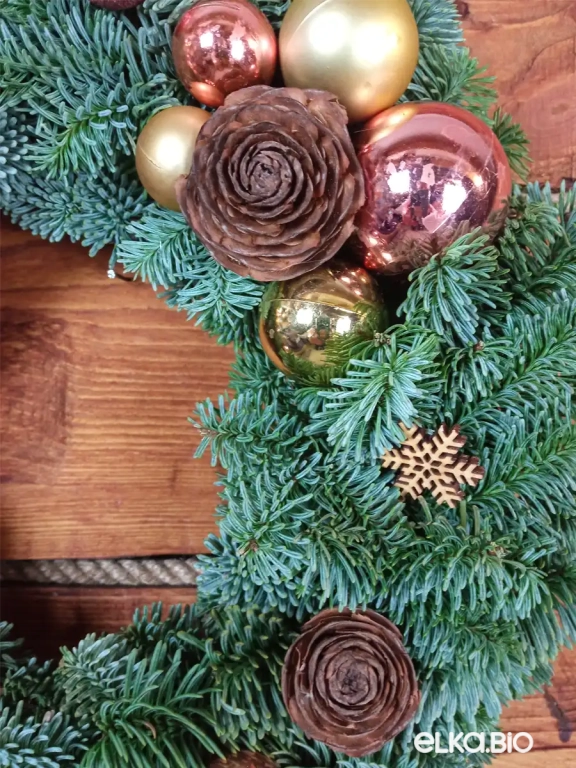 Новогодний венок из Нобилиса Шоколадная мечта Ю48-В710