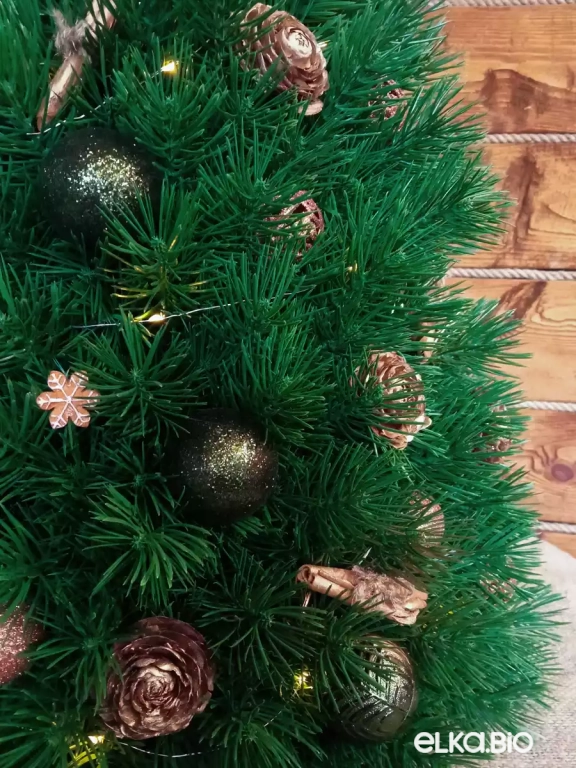 Настольная новогодняя елка из хвои и шаров Гармония Т108-В79