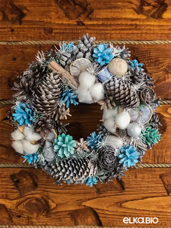 Венок декоративный из шишек Нежность Т39-В7