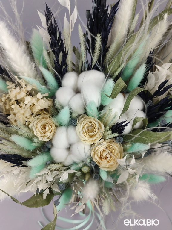 Большой букет из сухоцветов с розами Ю59-B100