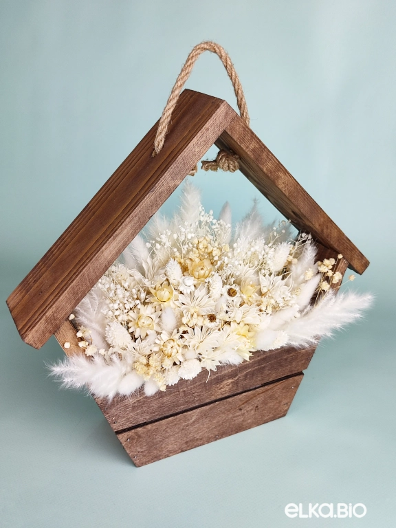 Подвесная композиция из белых сухоцветов в ящике А156-B107 Подвесная композиция из белых сухоцветов в ящике А156-B107