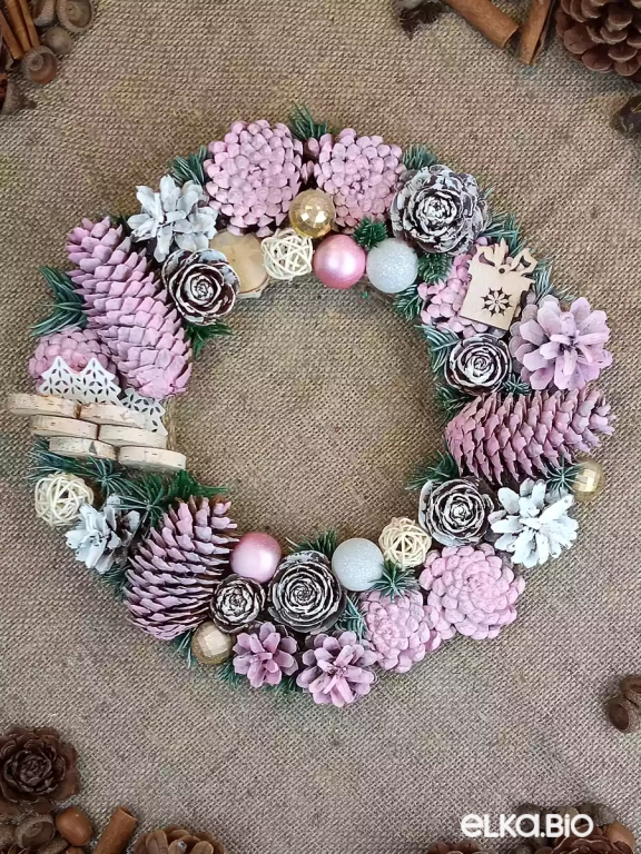 Венок декоративный из еловых шишек и ливанского кедра Детский сон А16-В16