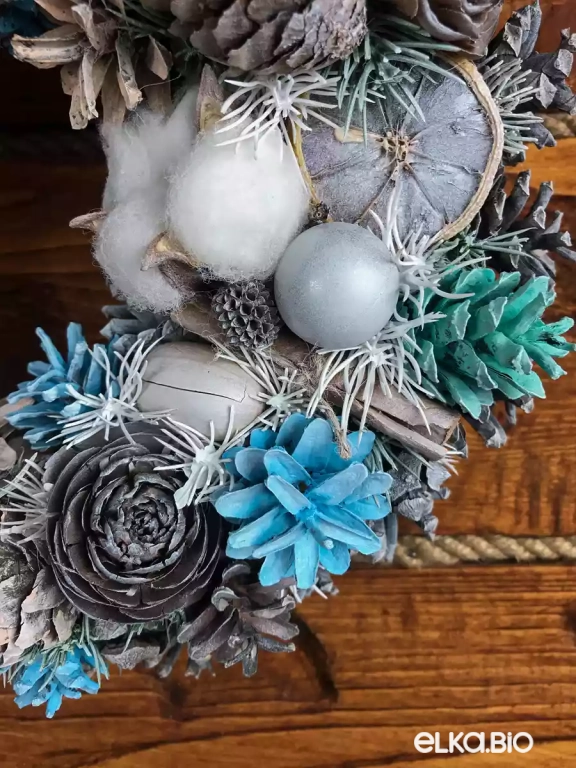 Венок декоративный из шишек Нежность Т39-В7