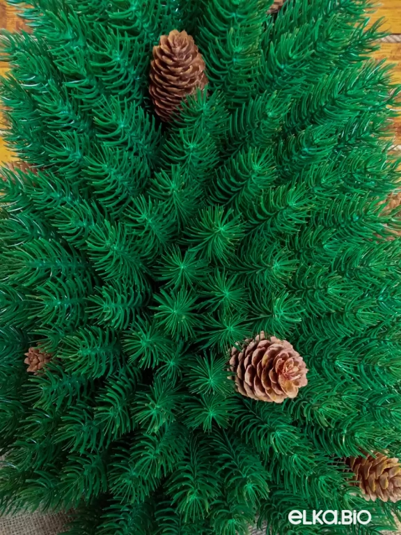 Настольная новогодняя елка из хвои и шишек Компакта (зеленая) Т102-В75+64