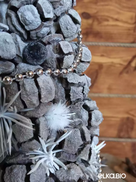 Настольная новогодняя елка из шишек кипариса Ветер Одиссеи М А40-В42