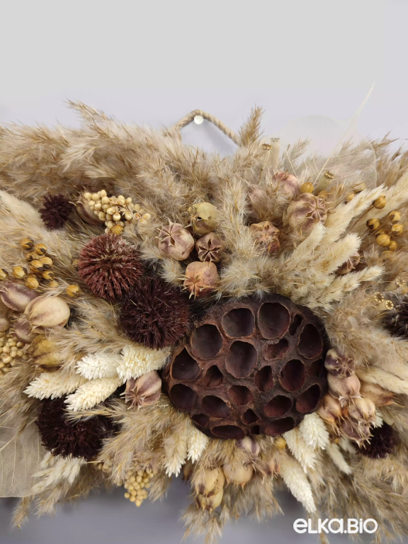 Композиция на стену из лотоса и сухоцветов Ю58-B101