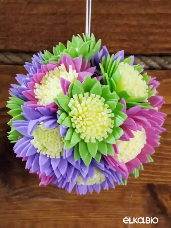 Декоративный набор шаров из фоамирановых цветков Нежный шелест А48-В41