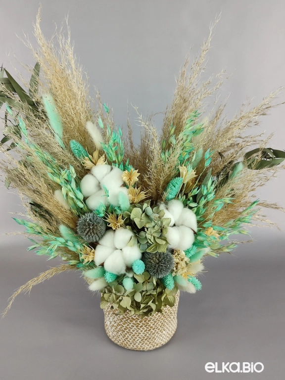 Композиция из сухоцветов в корзине А101-B100