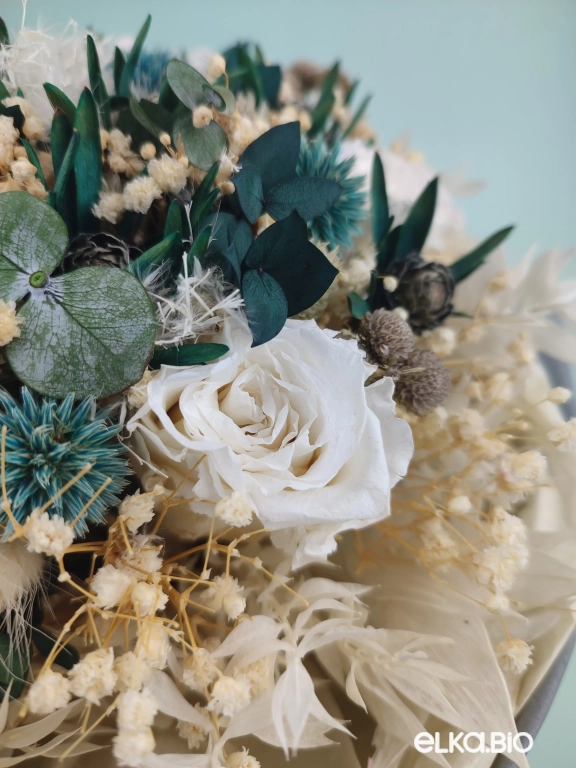 Букет из сухоцветов и стабилизированных роз А192-B115