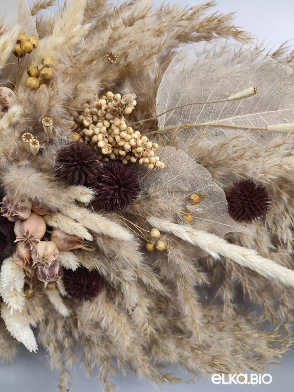 Композиция на стену из лотоса и сухоцветов Ю58-B101