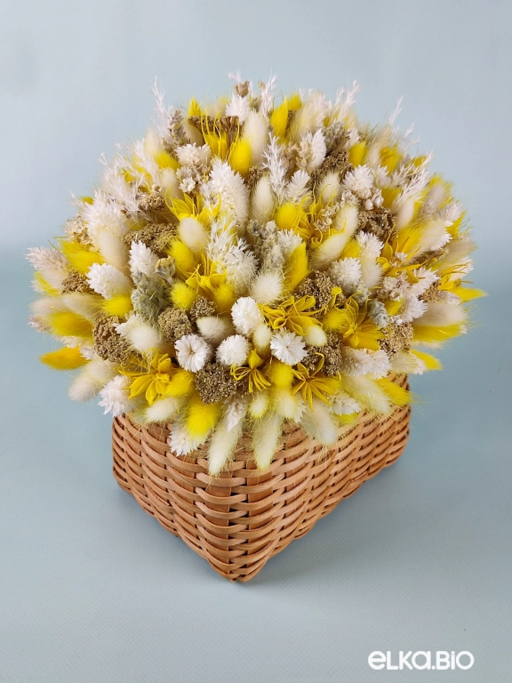 Букет из сухоцветов в корзине  А136-B105