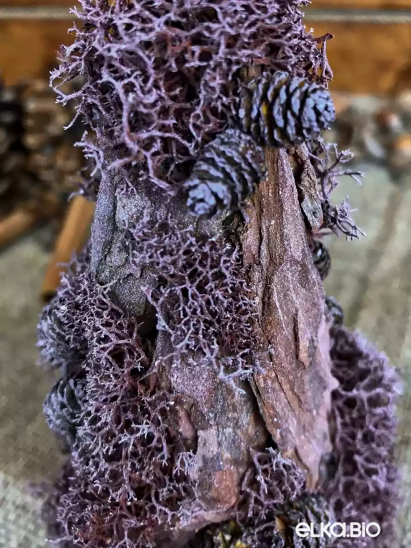 Настольная новогодняя елка из коры и мха Настольная Т33-В4