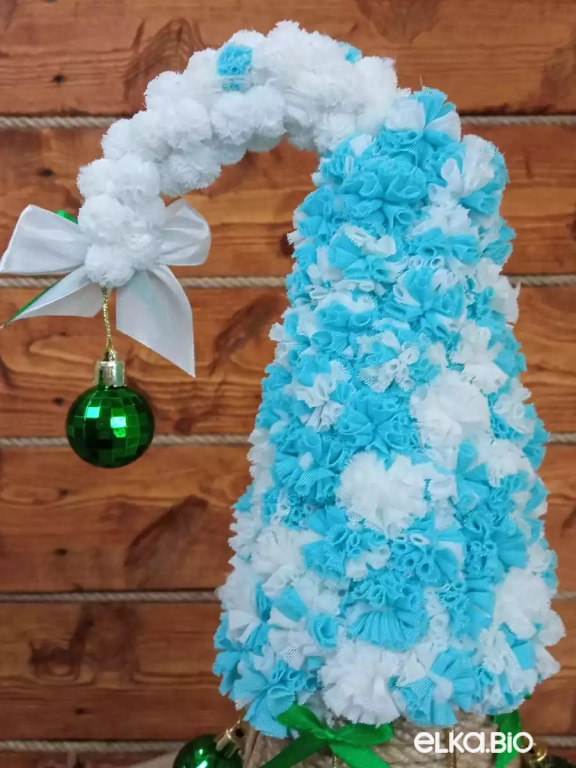 Настольная декоративная елка на двух ножках Веселый гномик П73-В49