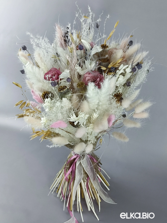 Букет из белых сухоцветов и роз Б45-B101