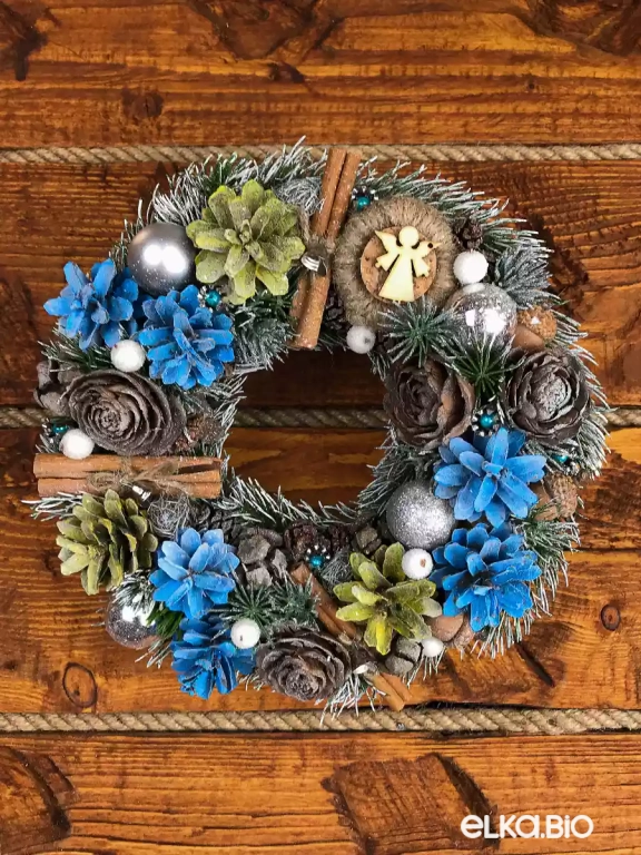 Новогодняя композиция из шишек Утро Т31-В8