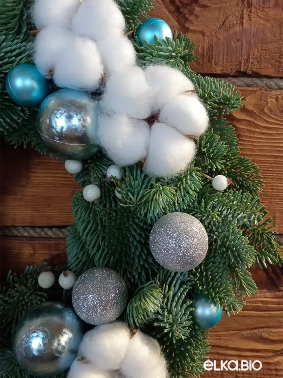 Венок из Нобилиса Морозная гармония Ю38-В702