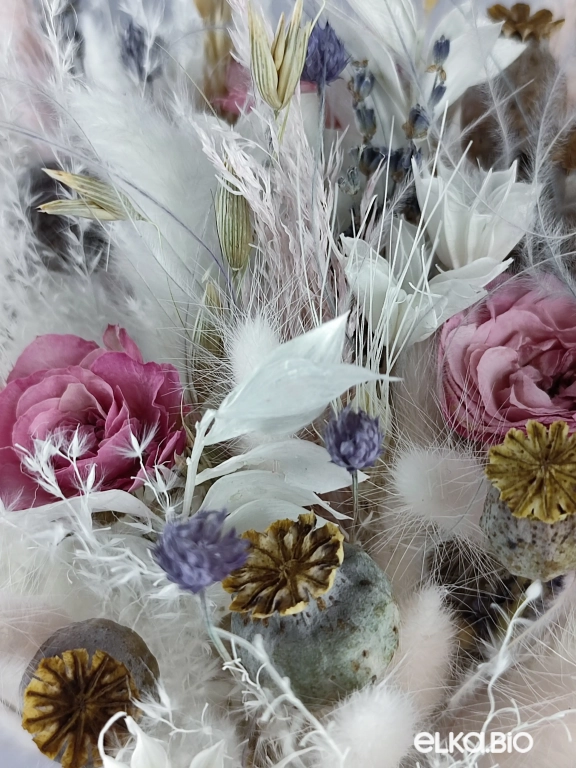 Букет из белых сухоцветов и роз Б45-B101