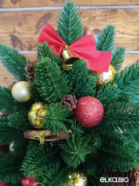 Настольная новогодняя елка из хвои и шаров Вечная классика Т106-В80 Настольная новогодняя елка из хвои и шаров Вечная классика Т106-В80