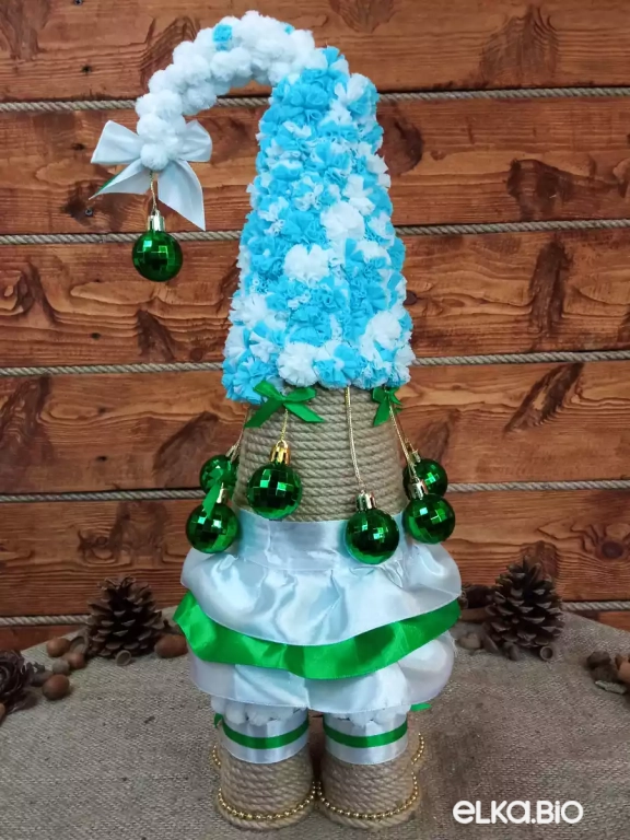 Настольная декоративная елка на двух ножках Веселый гномик П73-В49