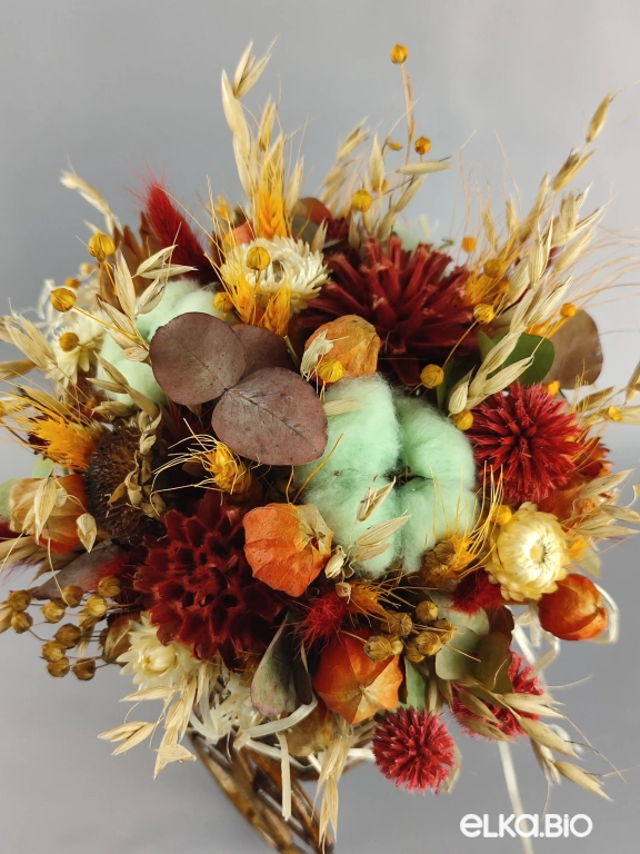 Сухоцветы в корзине на велосипеде Б38-B100