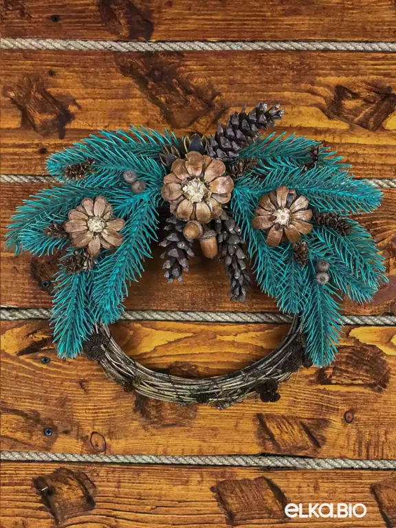 Венок декоративный из шишек А15-В6