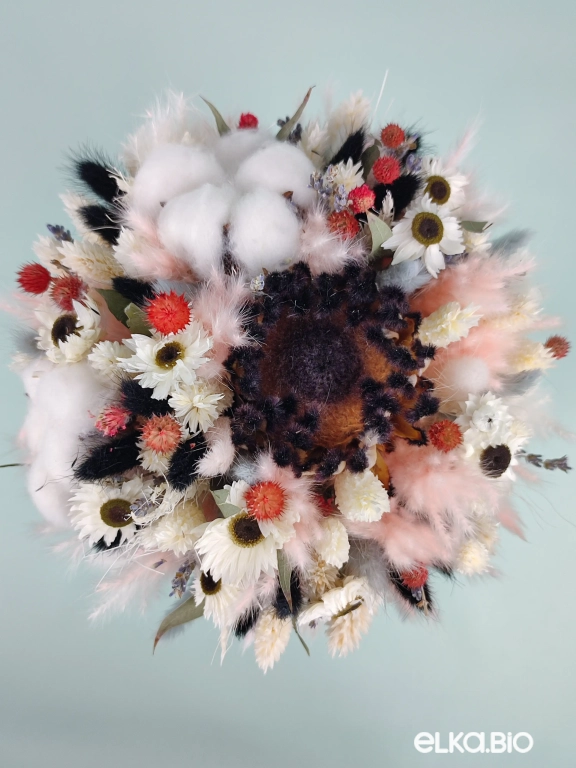 Букет из фаляриса, акроклинума и протеи Б86-B107