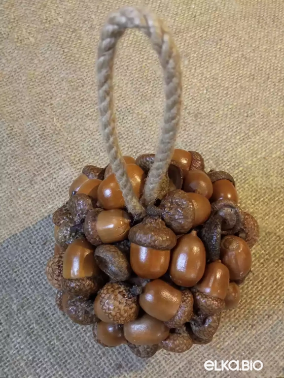 Декоративный шар из желудей красного дуба Шар Желуди (малый) П43-В29