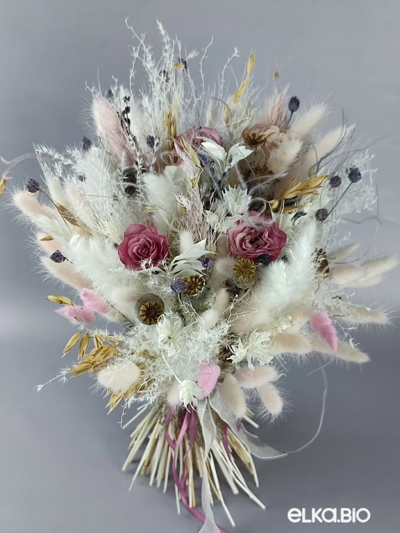 Букет из белых сухоцветов и роз Б45-B101