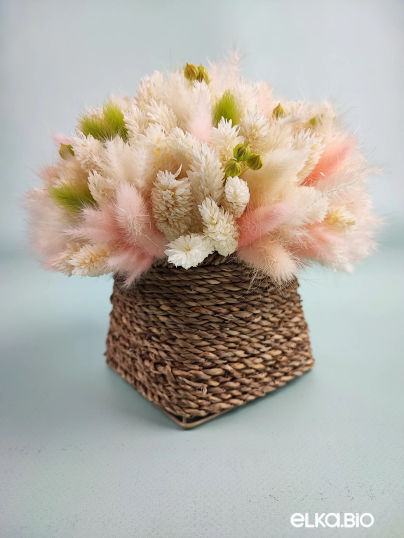 Весенняя композиция из сухоцветов фаляриса с лагурусом Б105-B113