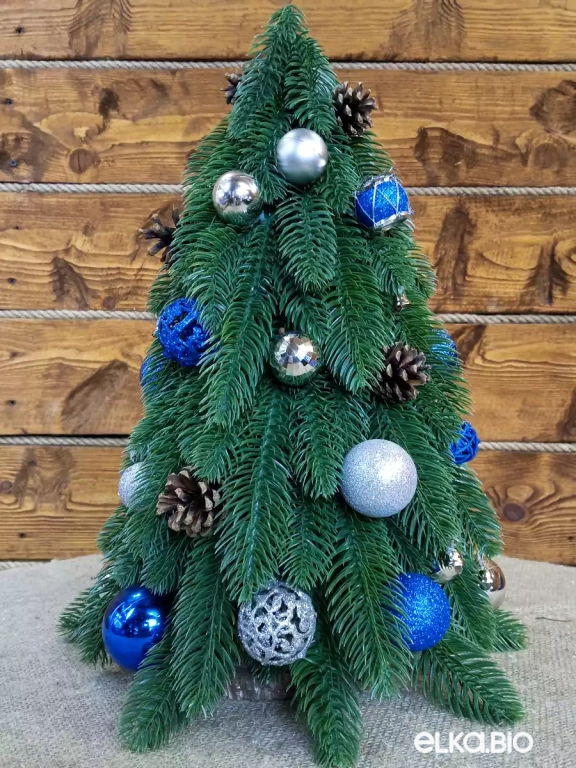Настольная новогодняя елка из хвои с шарами Новогодняя симфония А91-В69
