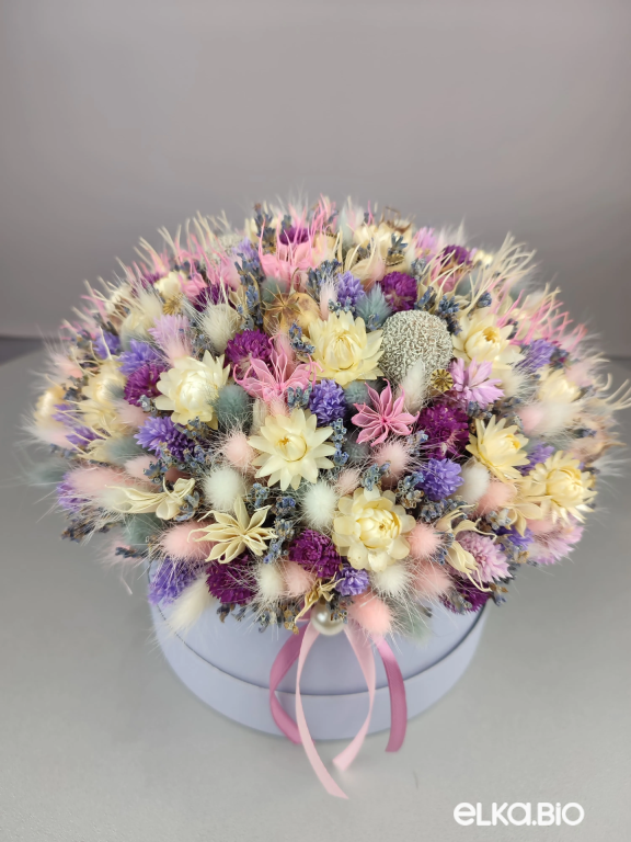 Шляпная коробка с лагурусом, гелихризумом и лавандой Т221-B111