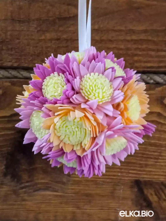 Шар из фоамирановых цветков Букет чувств А44-В40