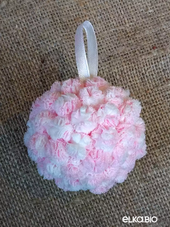 Декоративный шар из цветов Сладкий поцелуй А33-В26